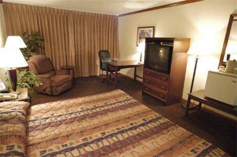 Boulder Outlook Hotel & Suites Room photo